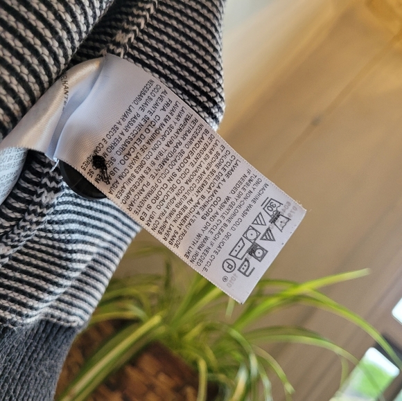 Vintage Levi's Cardigan - Picture 11 of 11